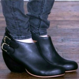 Rachel Comey Barbaro  Booties Black Leather Ankle Buckle Wood Heel 9.5